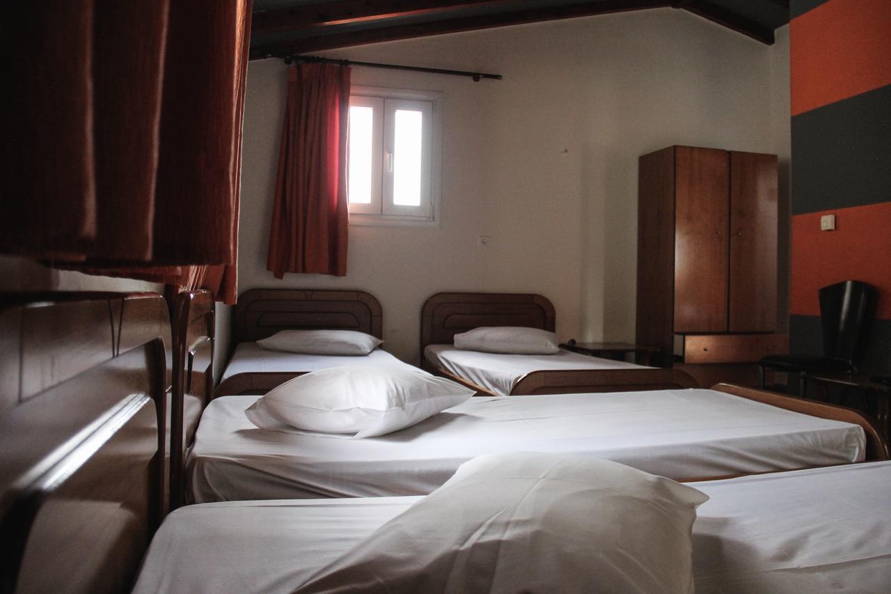 Guesthouse Vrenthi Karítaina Buitenkant foto