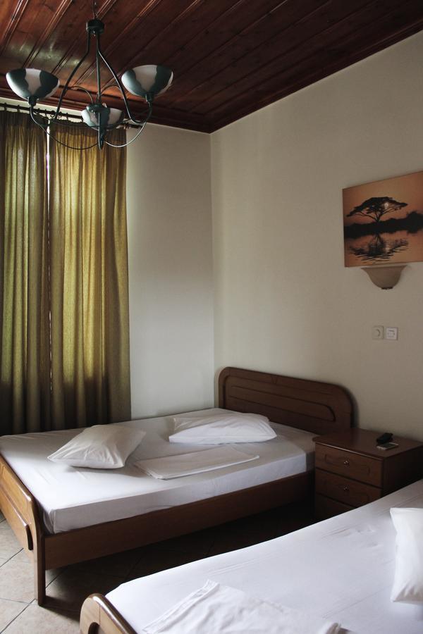 Guesthouse Vrenthi Karítaina Buitenkant foto