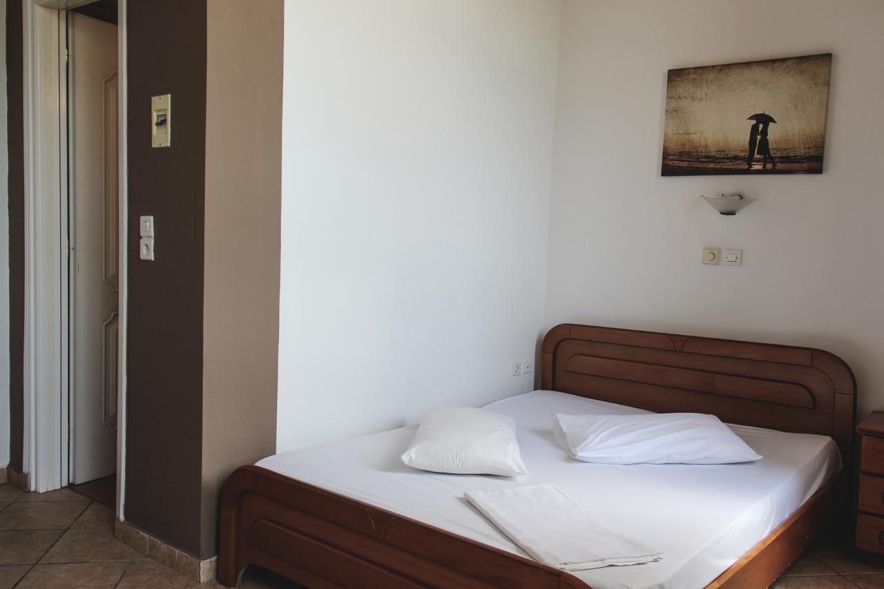 Guesthouse Vrenthi Karítaina Buitenkant foto